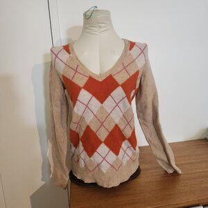 GAP Vintage style V-neck argyle sweater